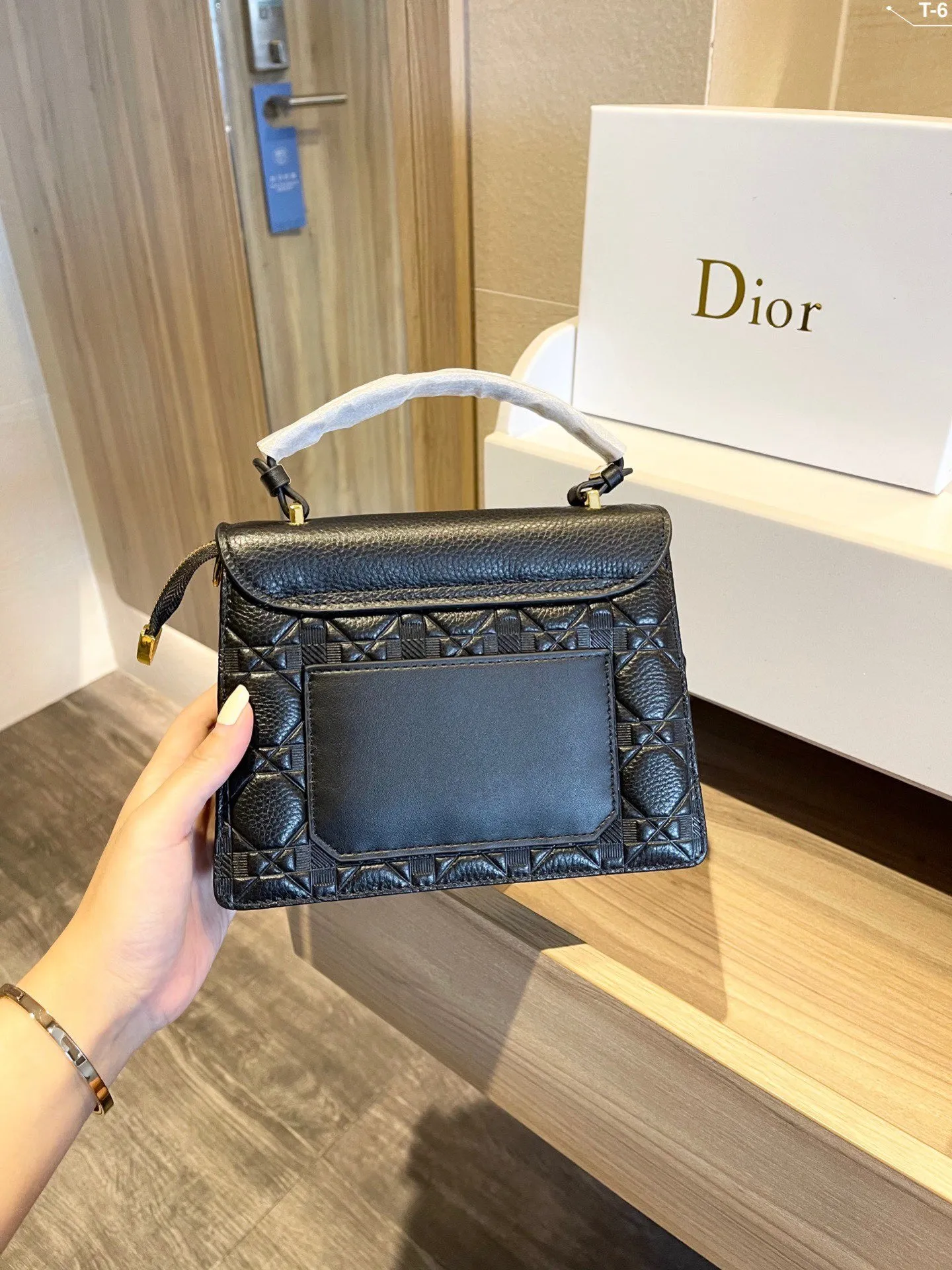 Designer Handbags DR 314