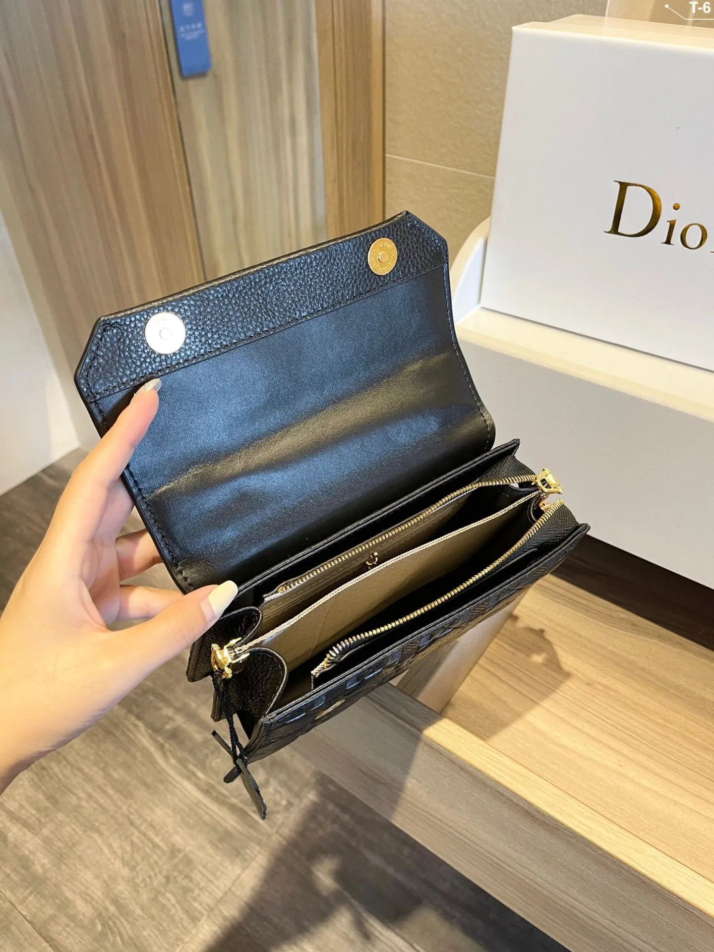 Designer Handbags DR 314